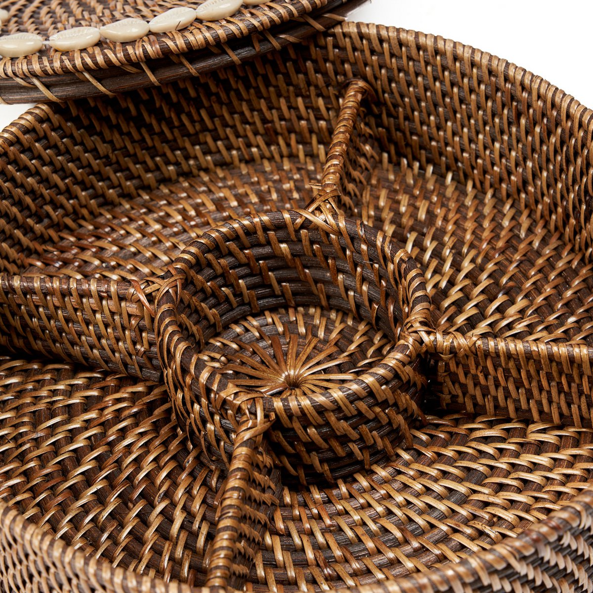 Plateau de service en rotin avec compartiments et couvercle – Marron naturel