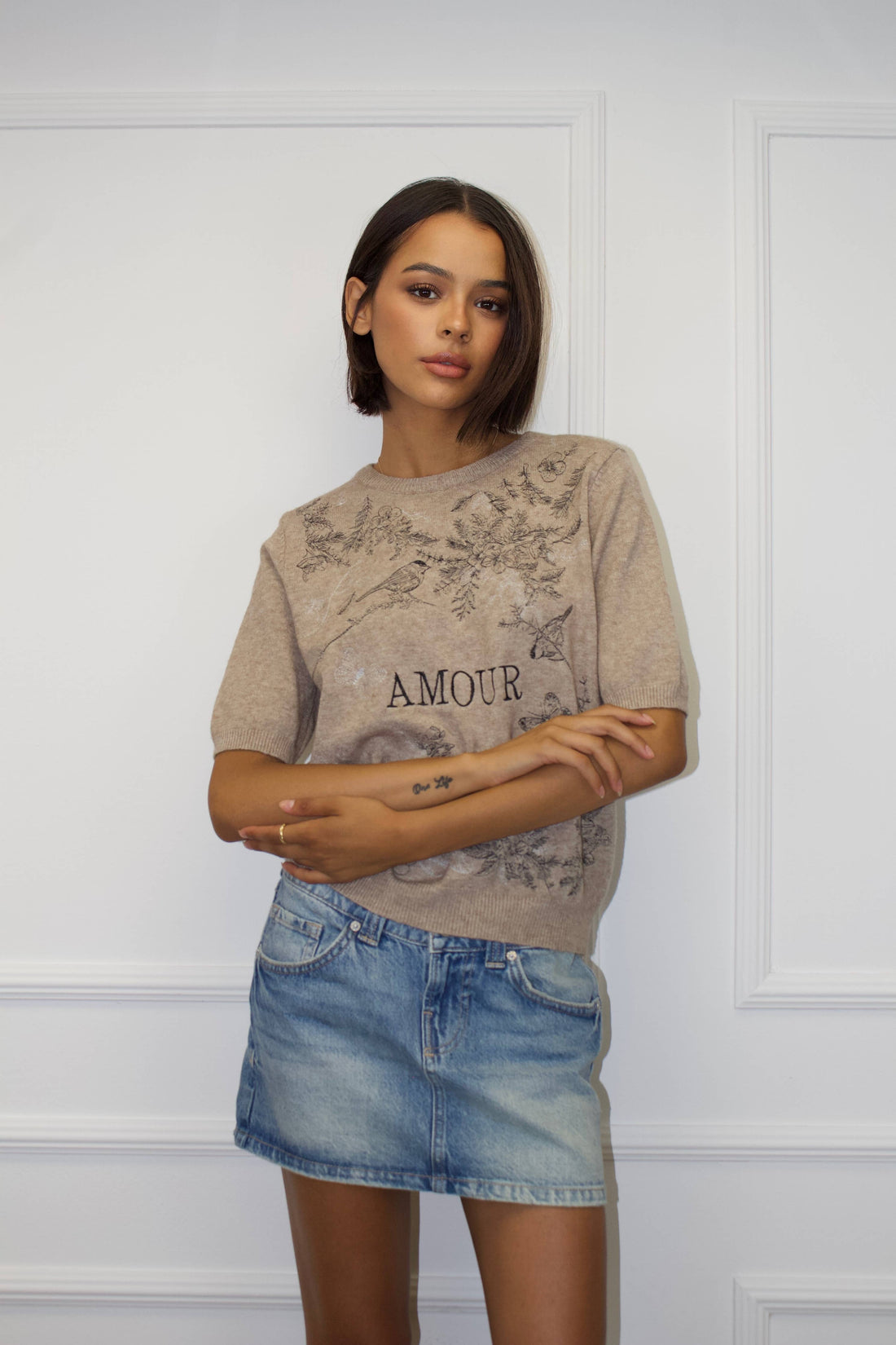 Amour – Stickad tröja i Kashmirmix med broderade detaljer