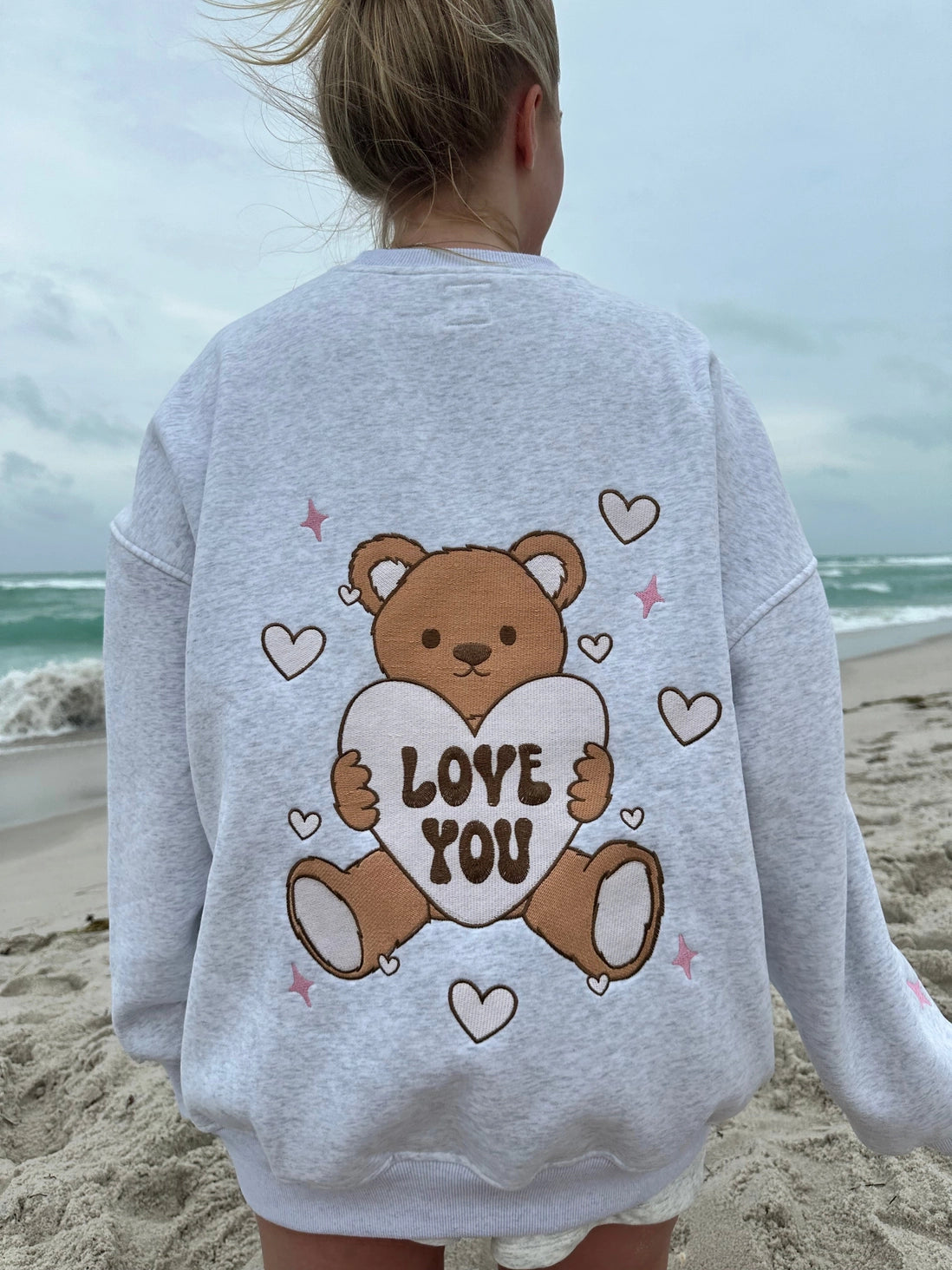 Teddy Bear Embroider Sweatshirt Pearl Grey, Sunkissed Coconut