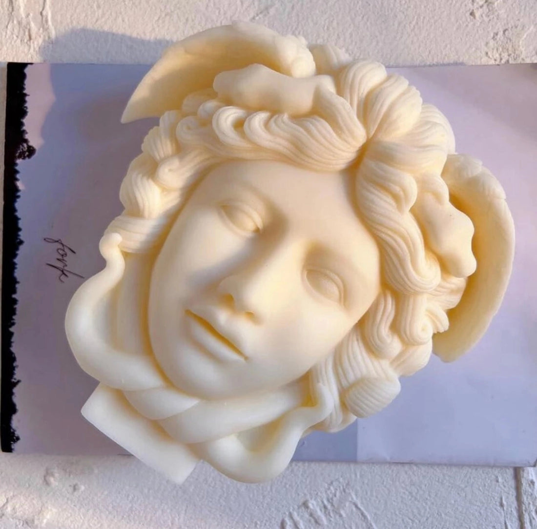 Medusa Sculpture - Organic Scented Candles of Soy & Rapeseed Wax from France