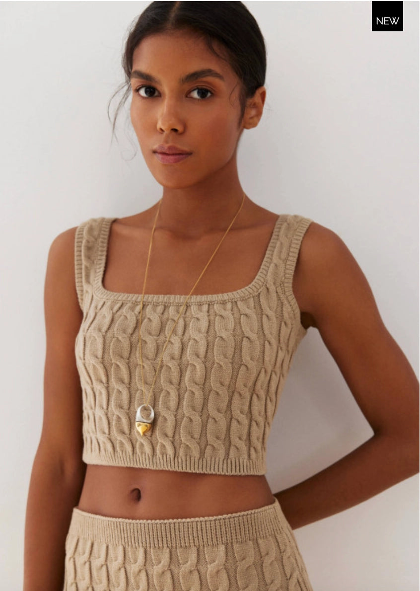 Cropped top, Nenya