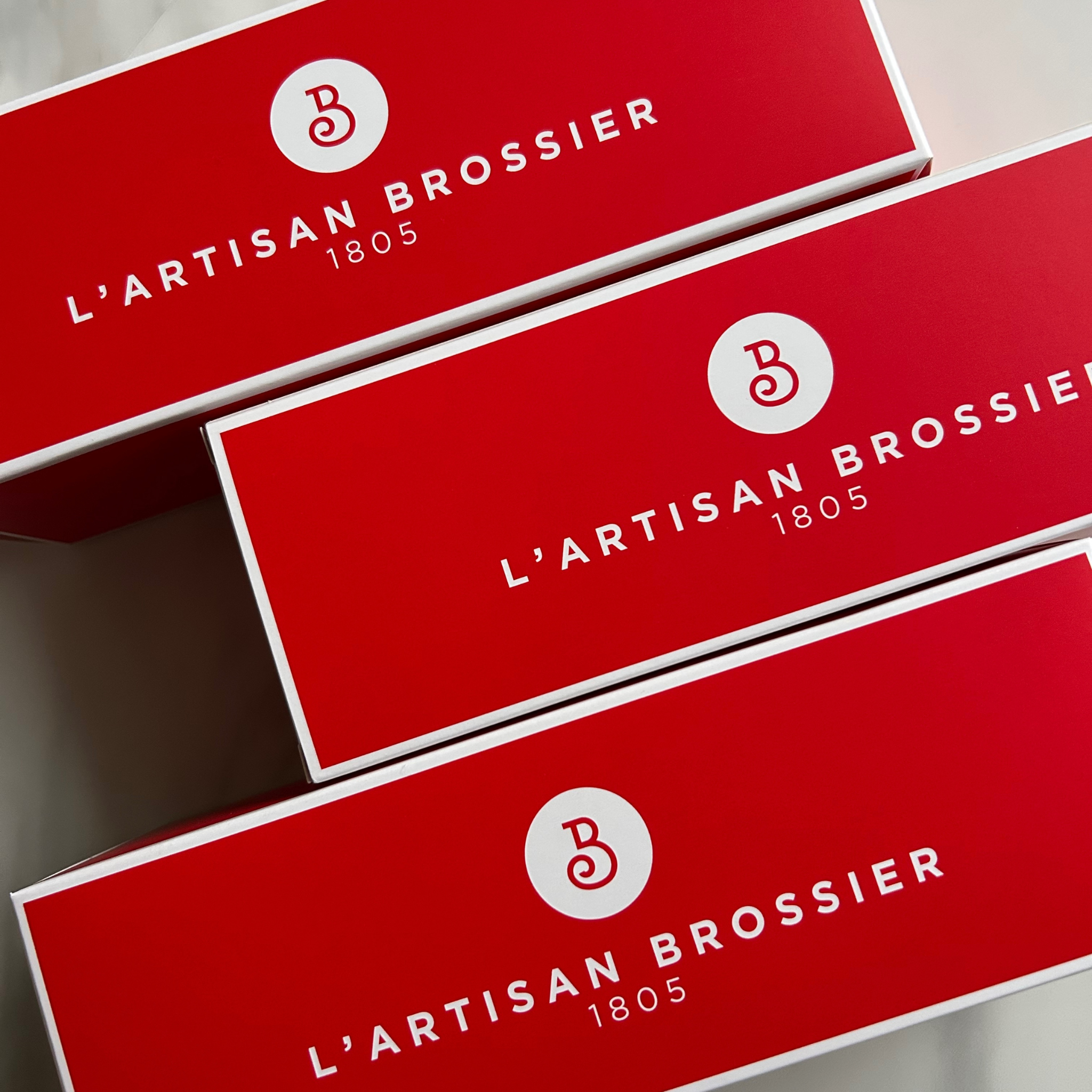 L’Artisan Brossier Gift Box – Red