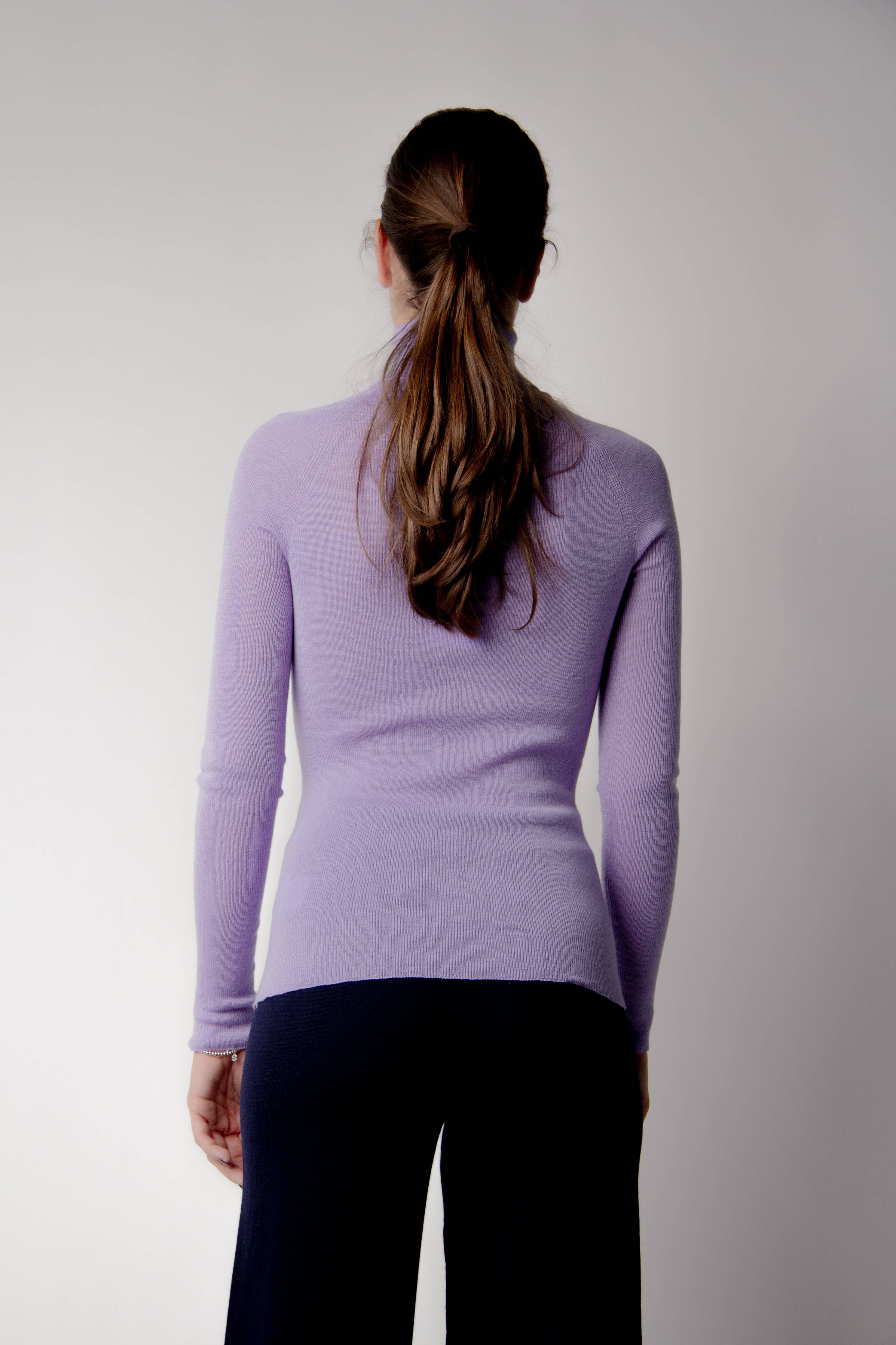 Rippstrick-Rollkragenpullover aus extrafeiner Merinowolle, LÈMME