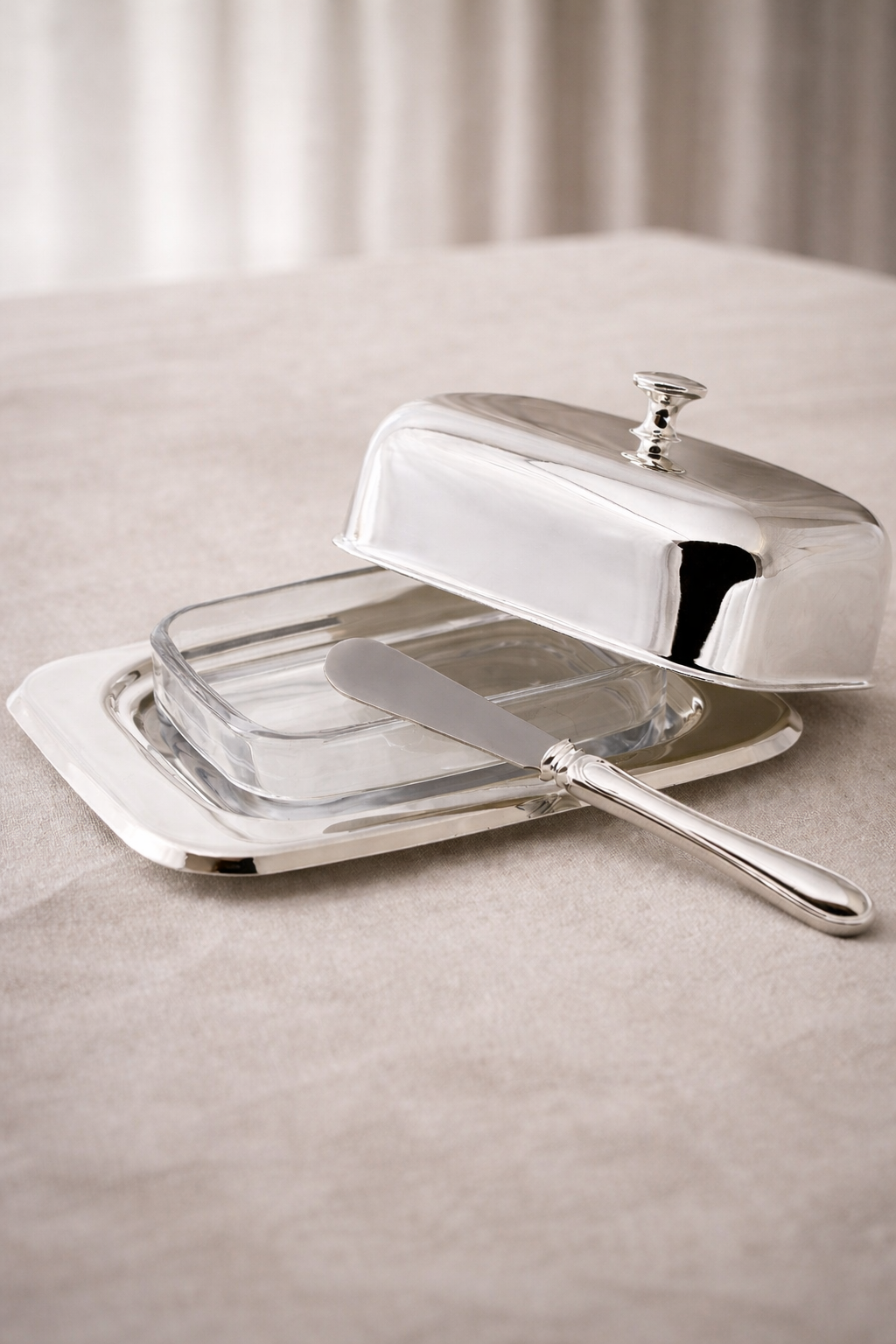 Mista | Silverpläterat smörkupa med smörkniv – 18x13 cm EDZARD