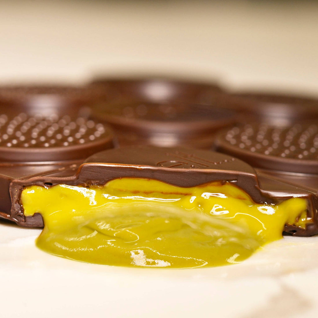 Extra Thick Pistachio – mörk choklad fylld med pistage