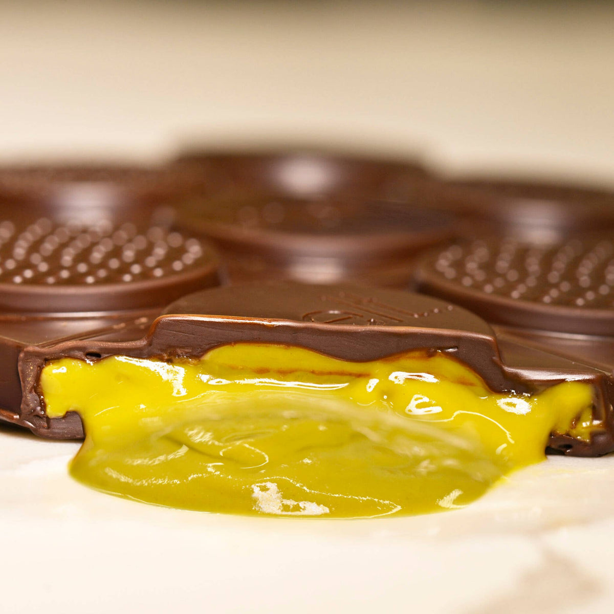 Extra Thick Pistachio – mörk choklad fylld med pistage