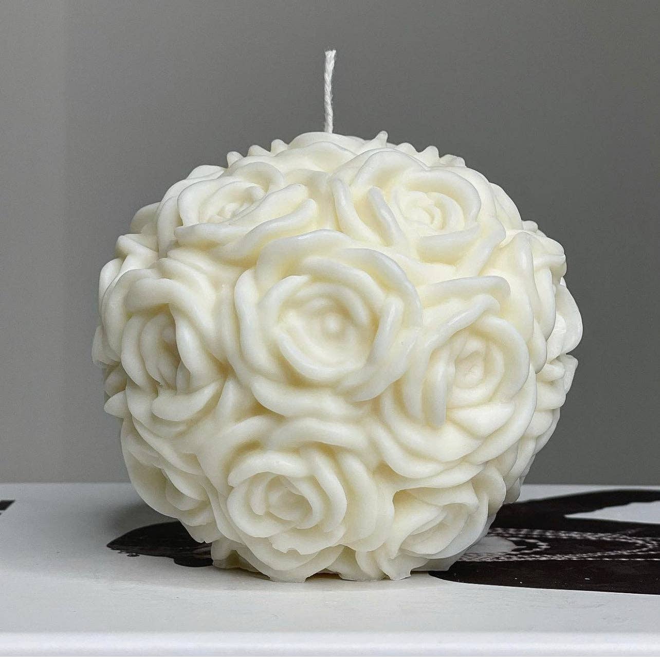 Lichterkugel aus Rosen | Handgemachte Sojawachskerze