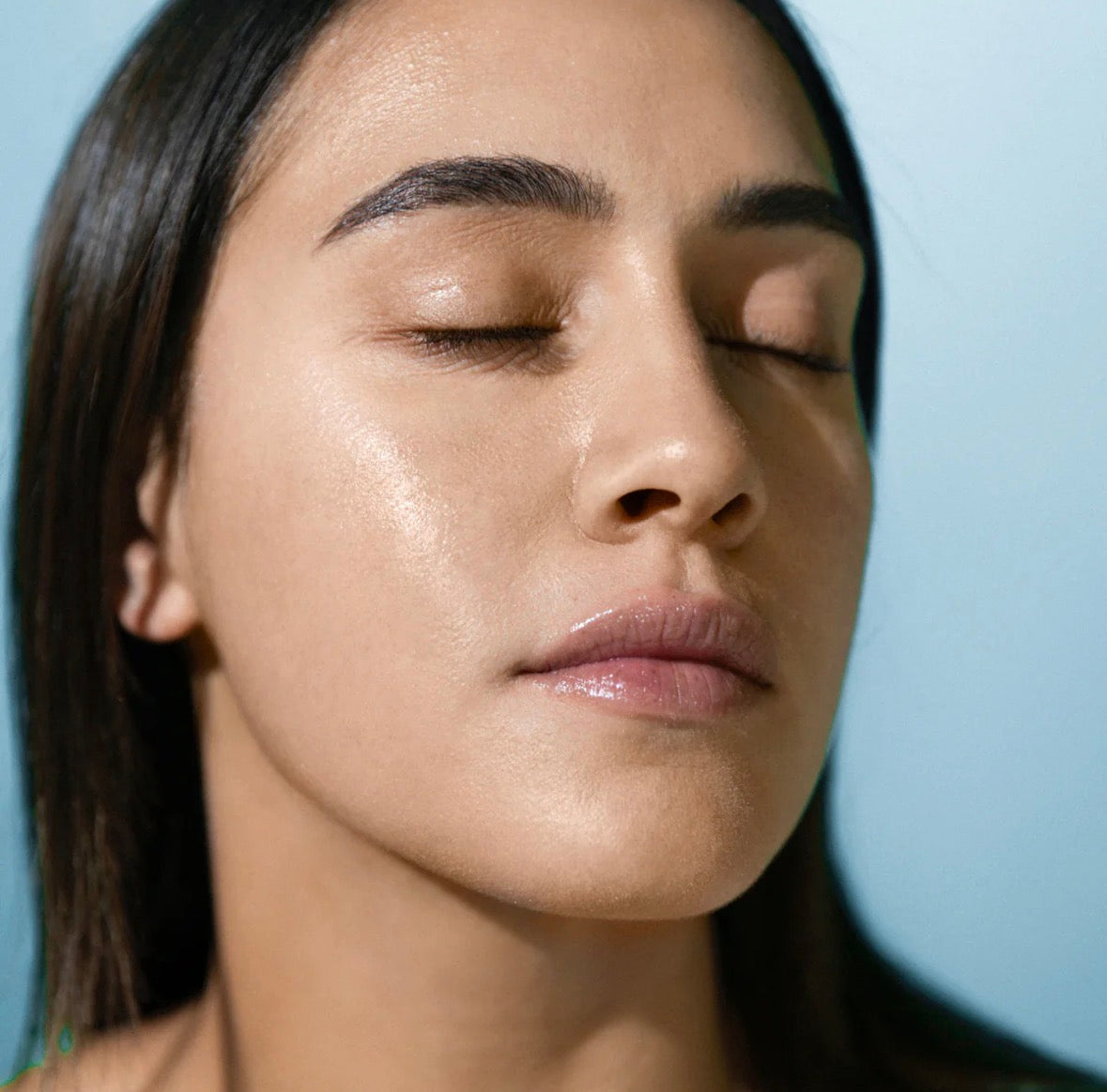 Antipodes Glow Natural | Silkeslen hudvård SPF50+ (no white cast)