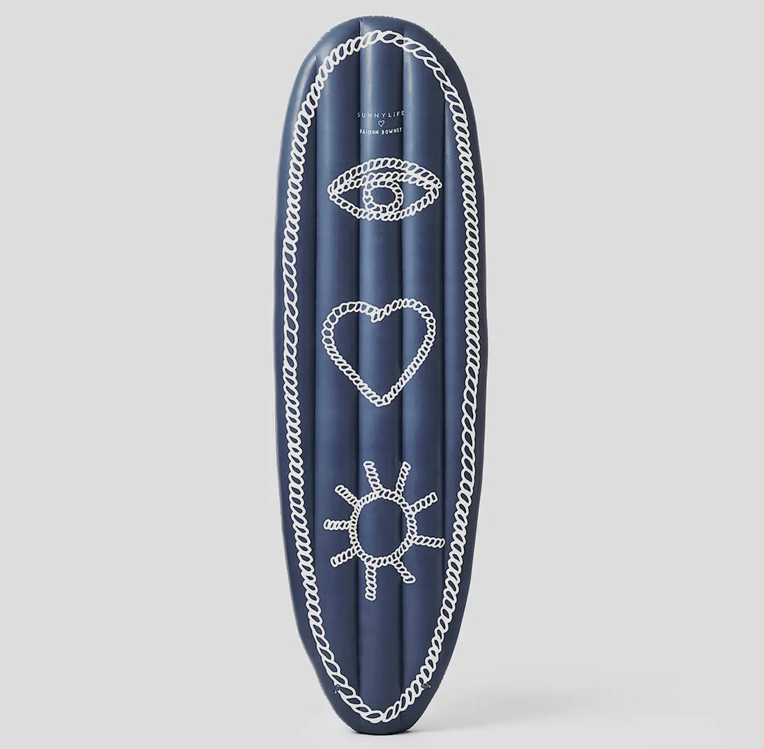 Inflatable Surfboard “I Love Sun” – Limited edition-design från Sunnylife x Daimon Downey.