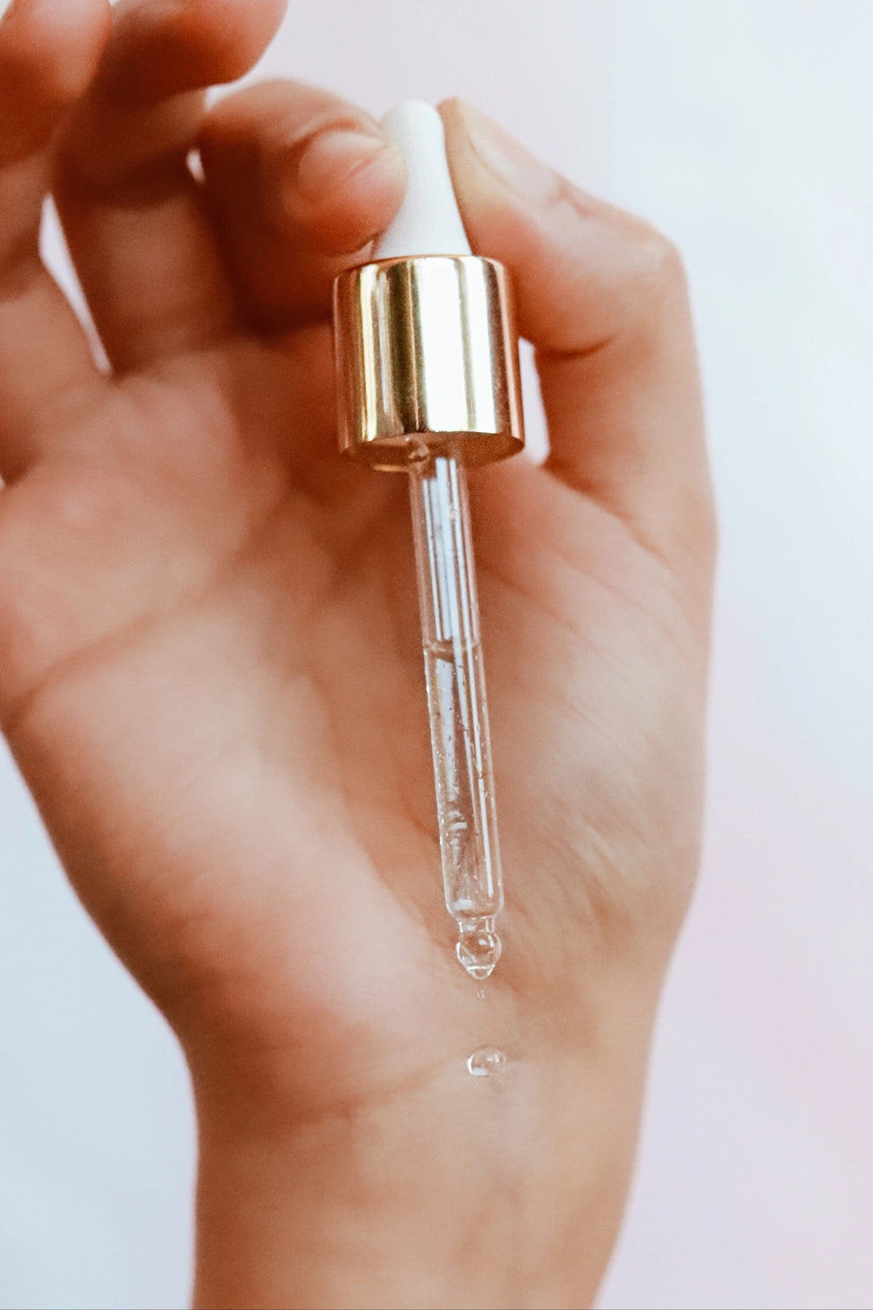 Niacinamid 10% + Peptide gegen Akne, TAHNYC