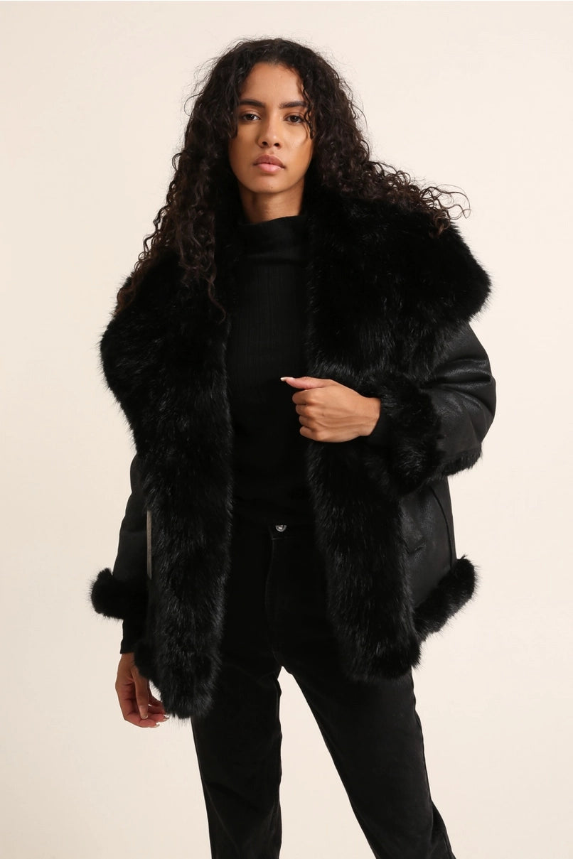 Jacke in Wildlederoptik mit Kunstfell