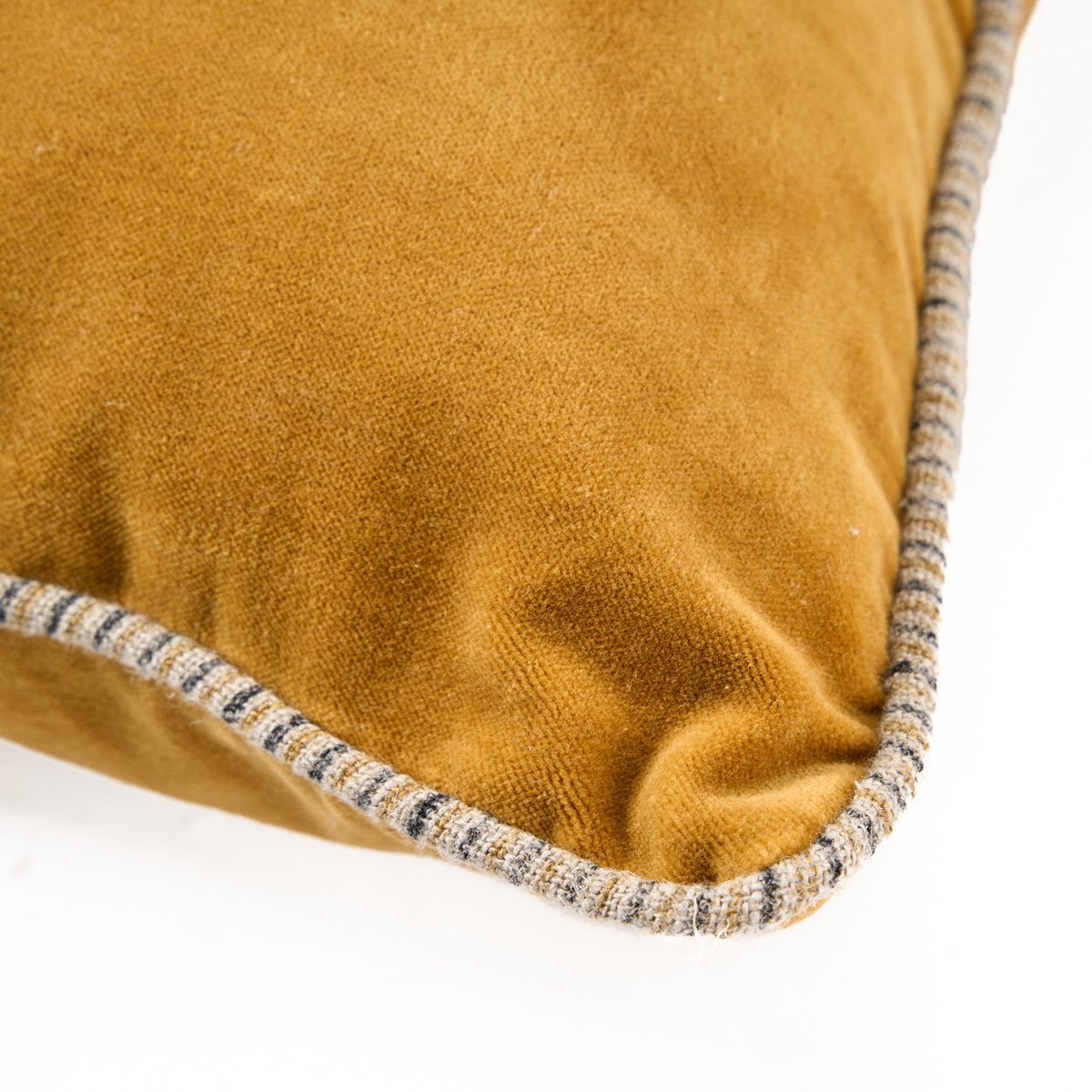 Velvet Crush Kuddfodral i Sammet – Mustard 50×50