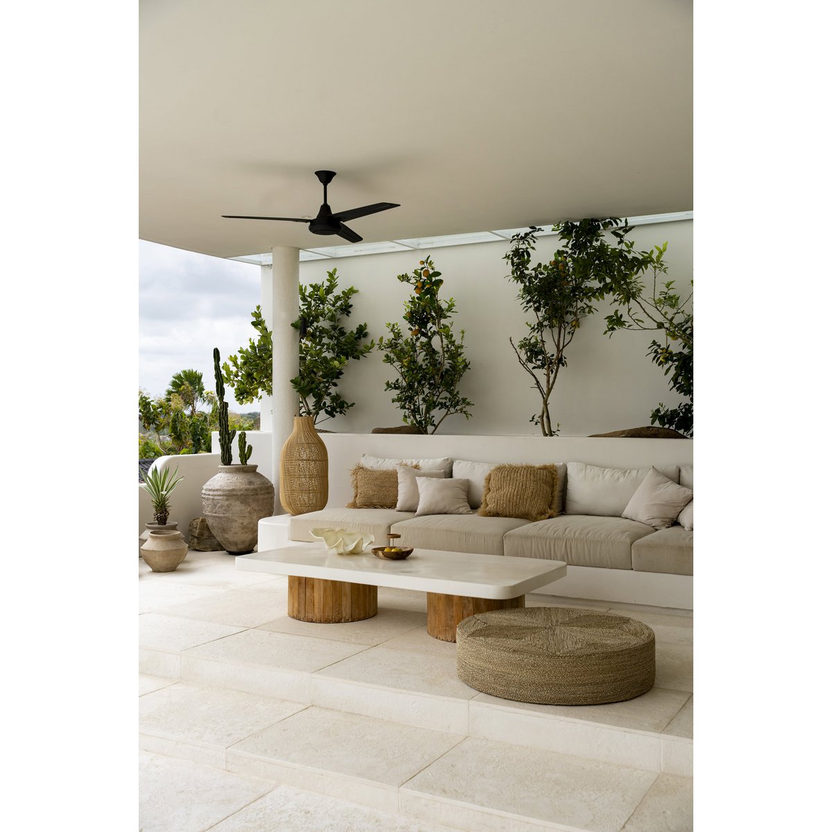 The Huge Pouffe – handvävd sittpuff i naturligt sjögräs