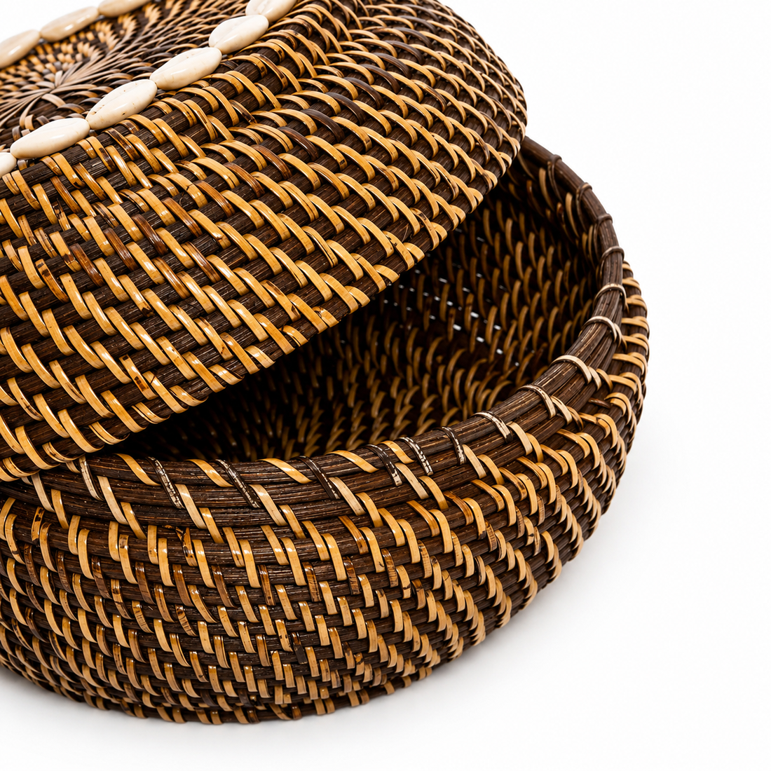 Rattan-Korb mit Deckel &amp; Muscheln | Peek-a-Boo Medium