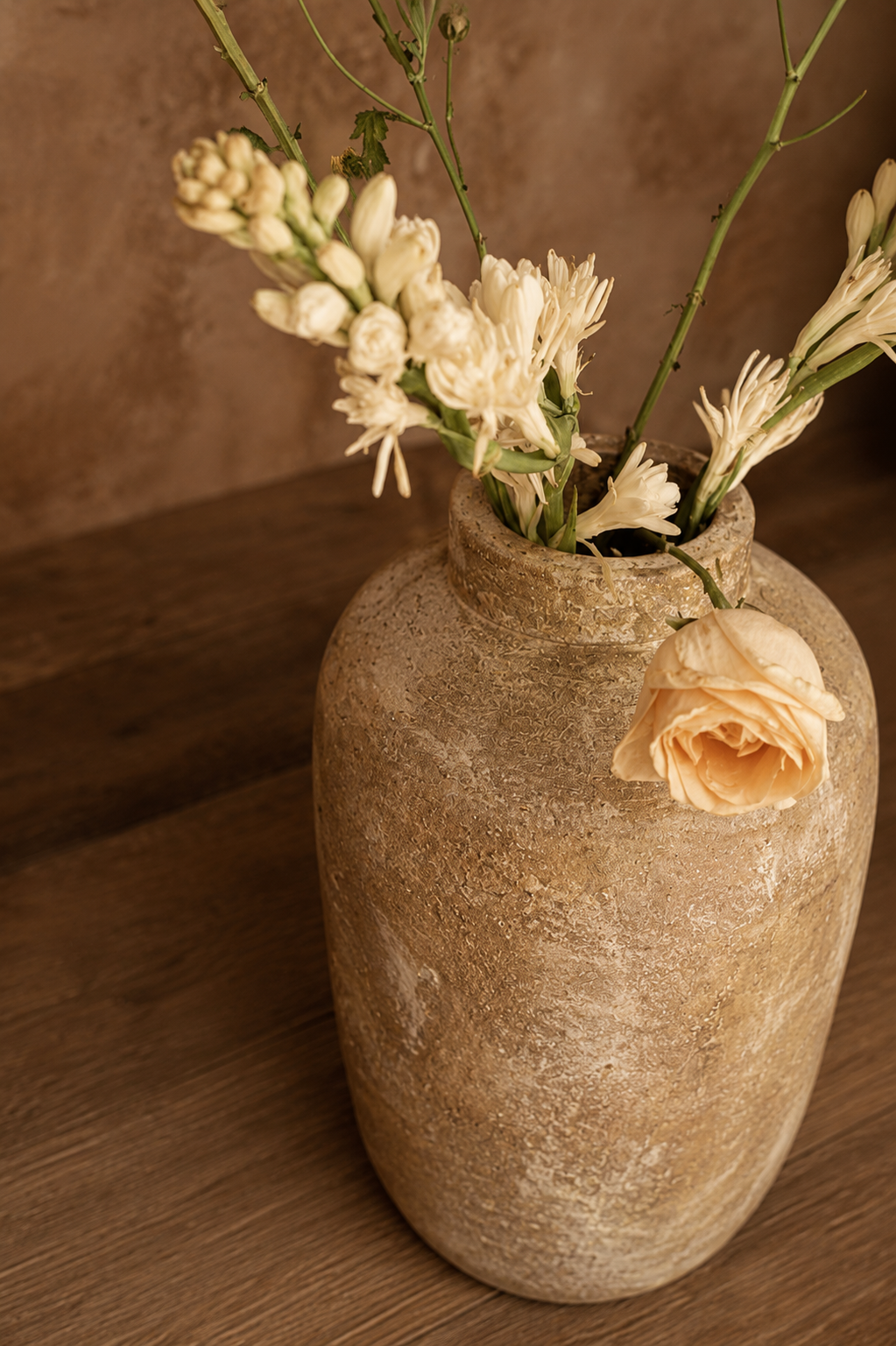 Beige handgjord terrakottavas – Keramikvas 30 cm | Bazar Bizar