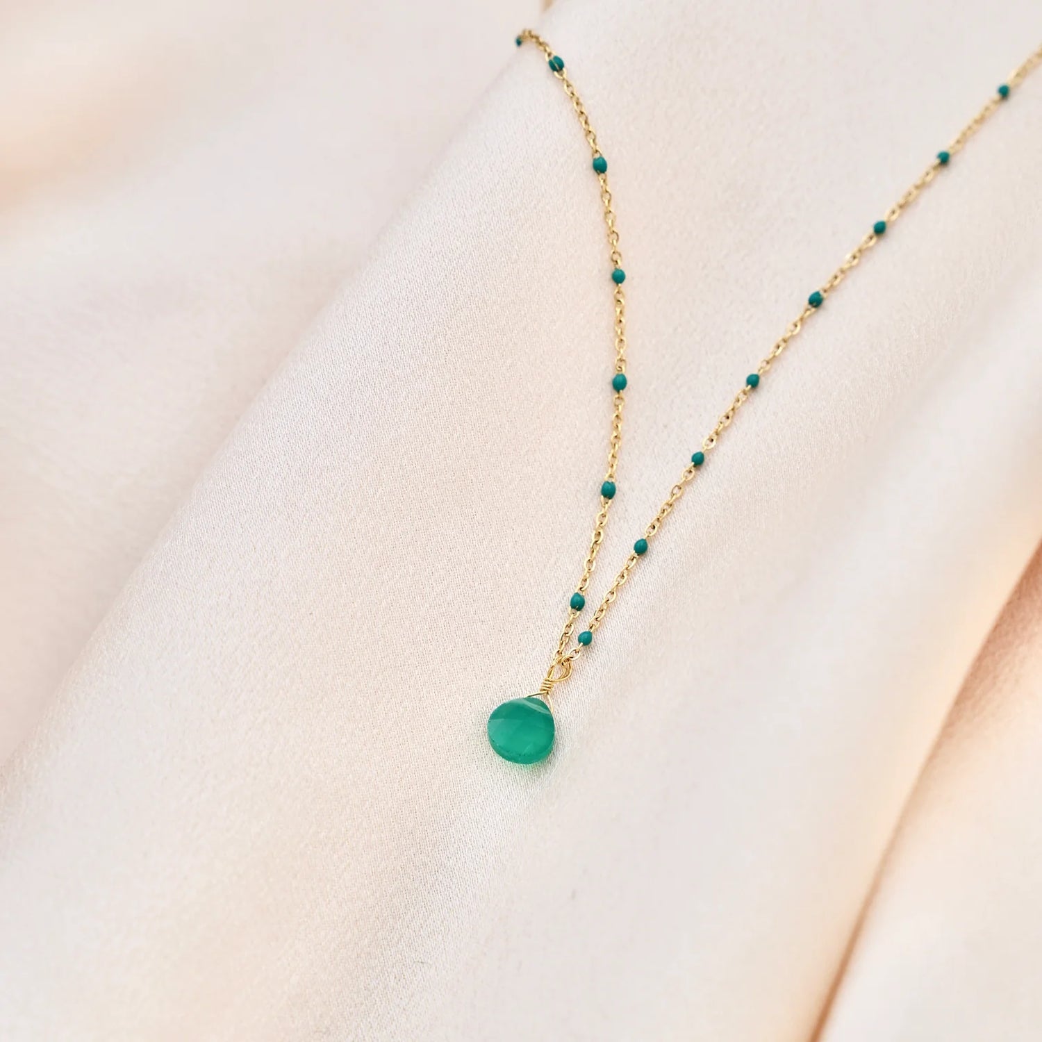 Necklace with drop of natural stone, Victoire Collection