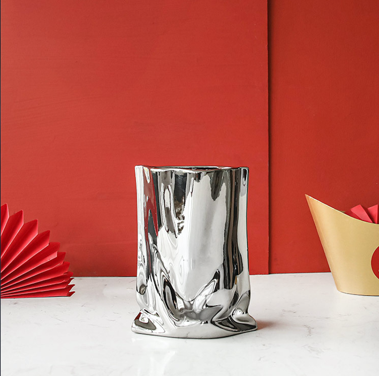 Silver vase - Creative