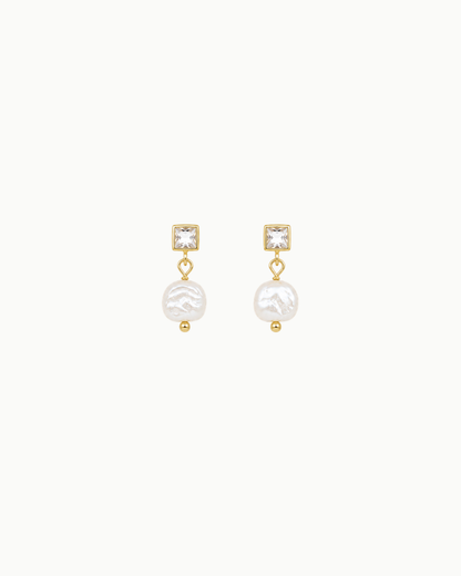 Chloe Earrings – Gold-Plated Sterling Silver &amp; Freshwater Pearl