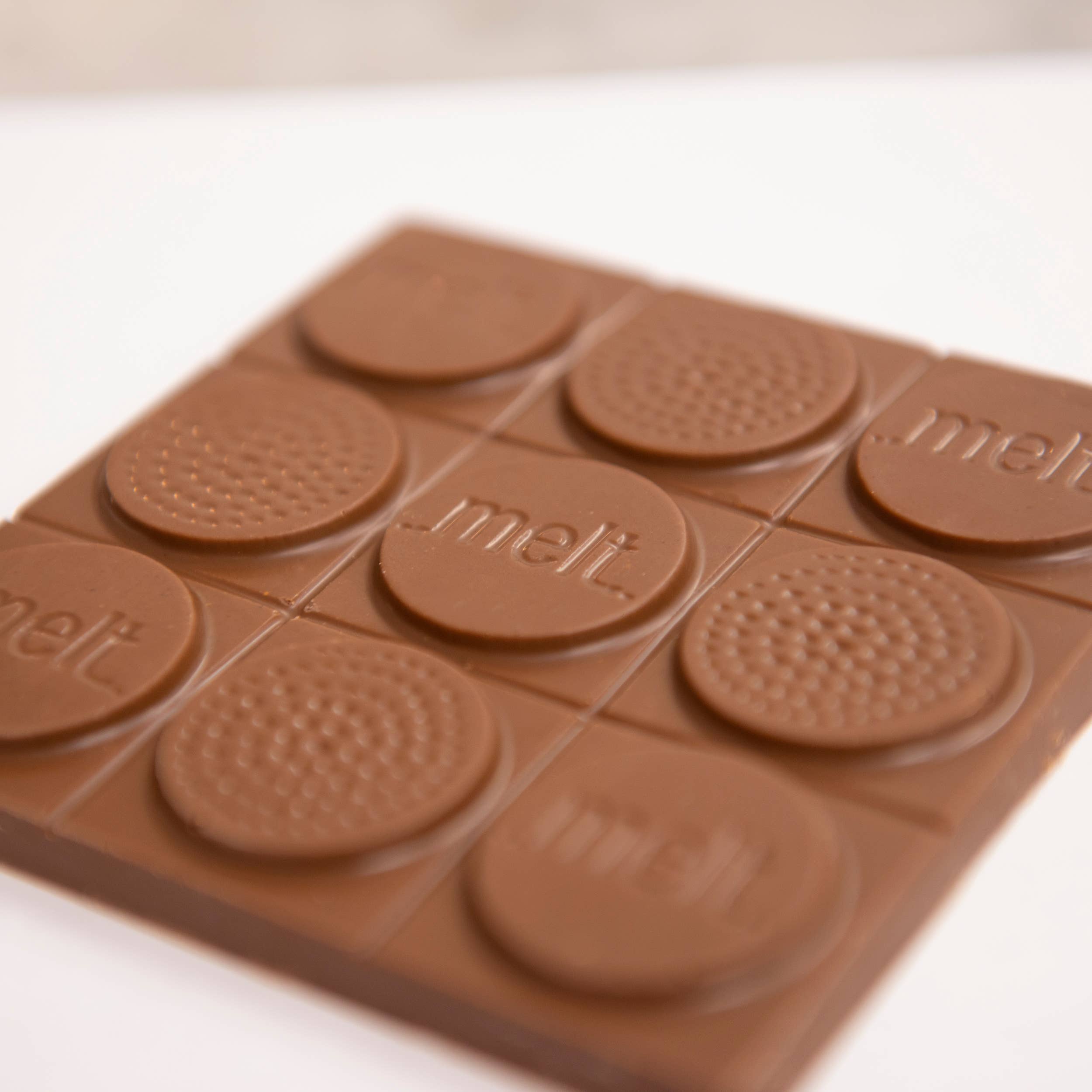 Gold Gianduja – 50% choklad med hasselnöt &amp; Maldon havssalt