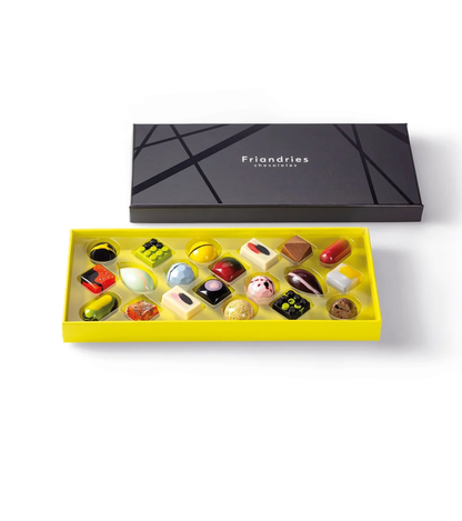 Chokladask med 20 praliner – smaker från sött till umami