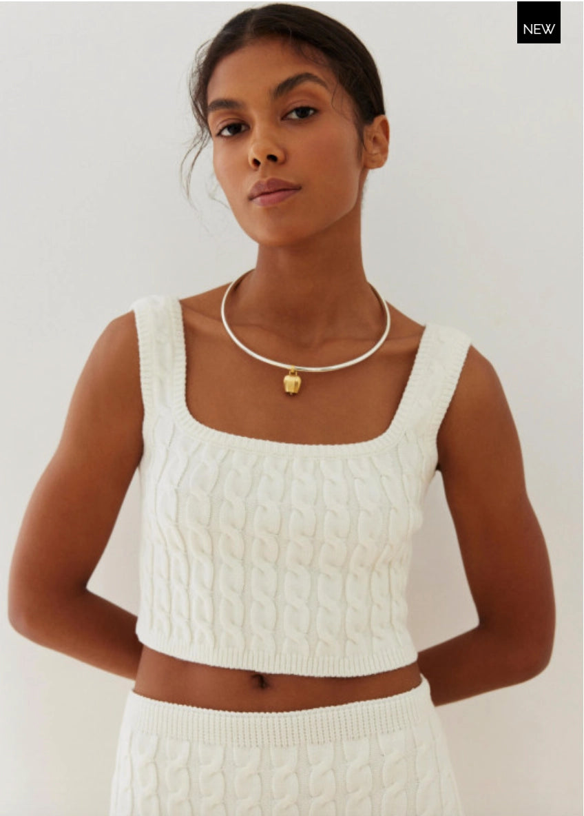 Cropped top, Nenya