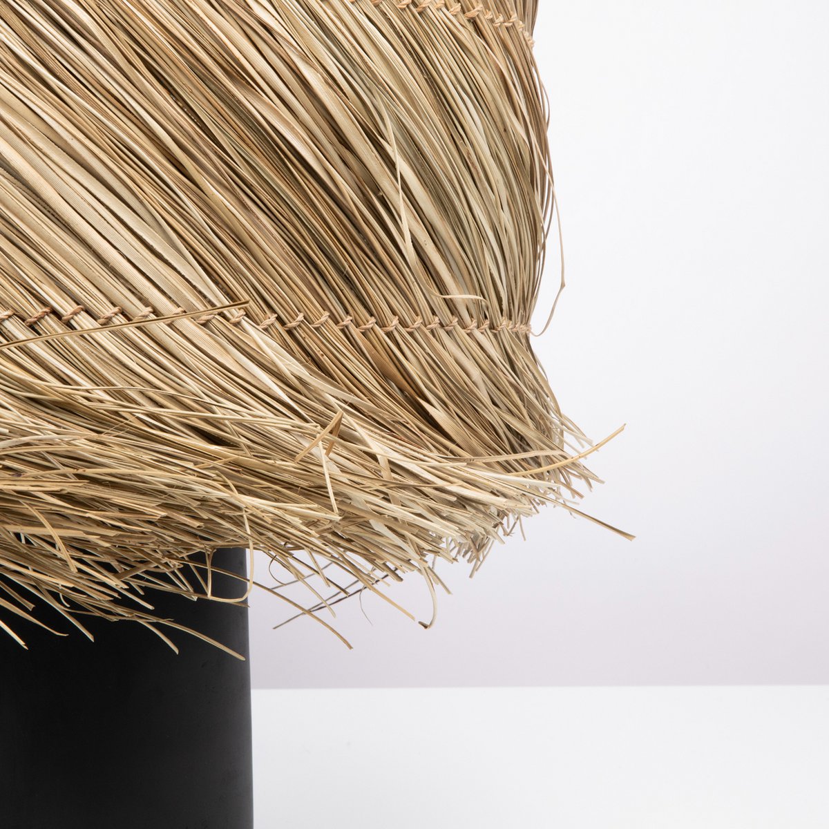 Pandan | Bordslampa i Natur &amp; Svart – Ø40 cm