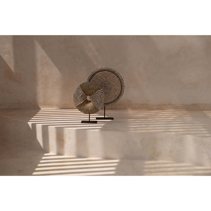 The Doh Nuts on Stand – handgjord snäckskulptur på stativ