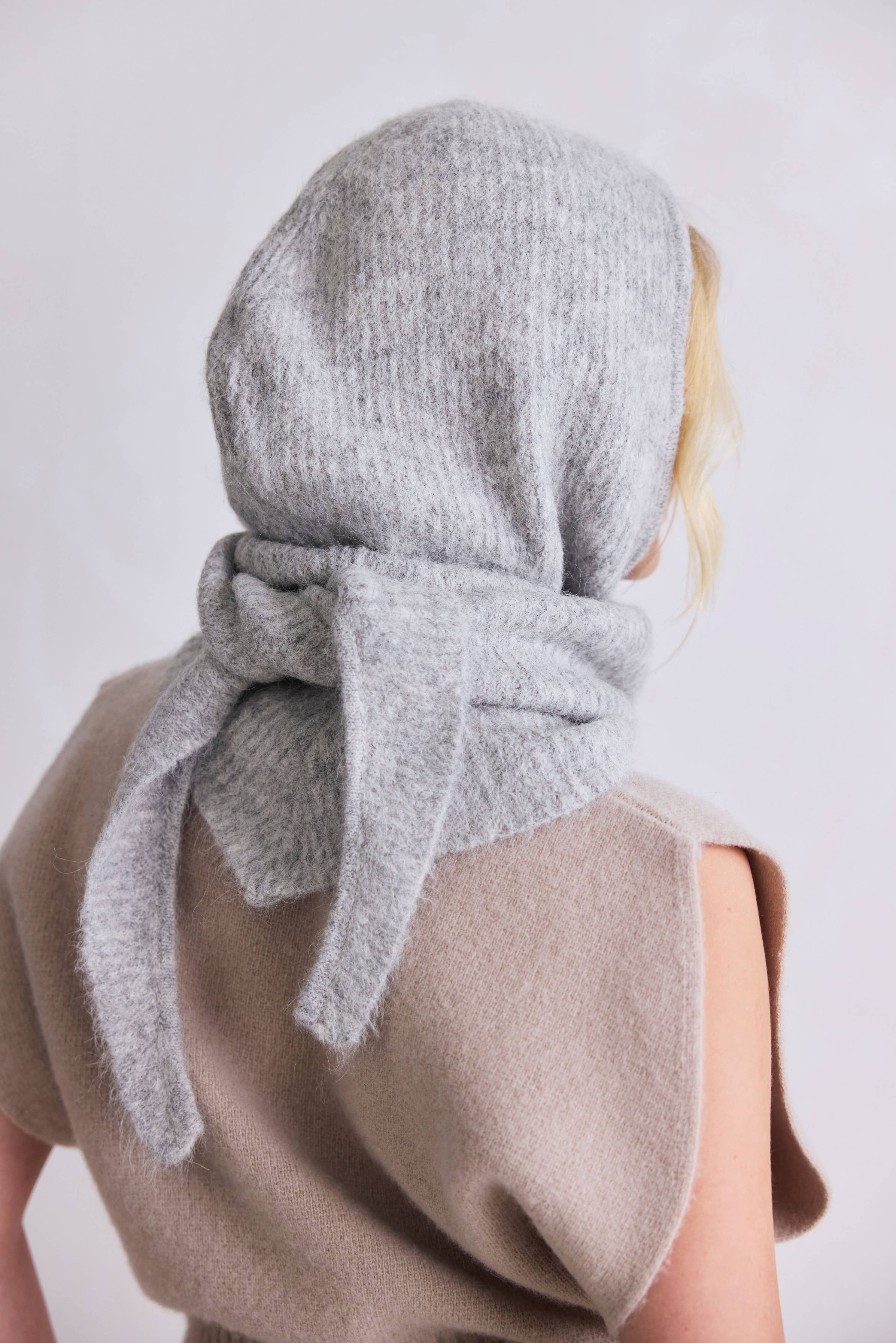 Alpaca Hooded Scarf i Blizzard Grey | Arctic Fox &amp; Co.