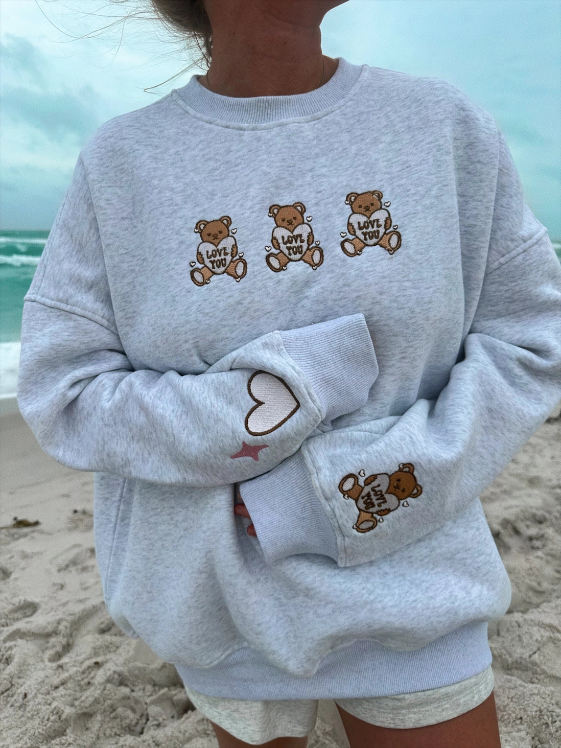 Teddy Bear Embroider Sweatshirt Pearl Grey, Sunkissed Coconut