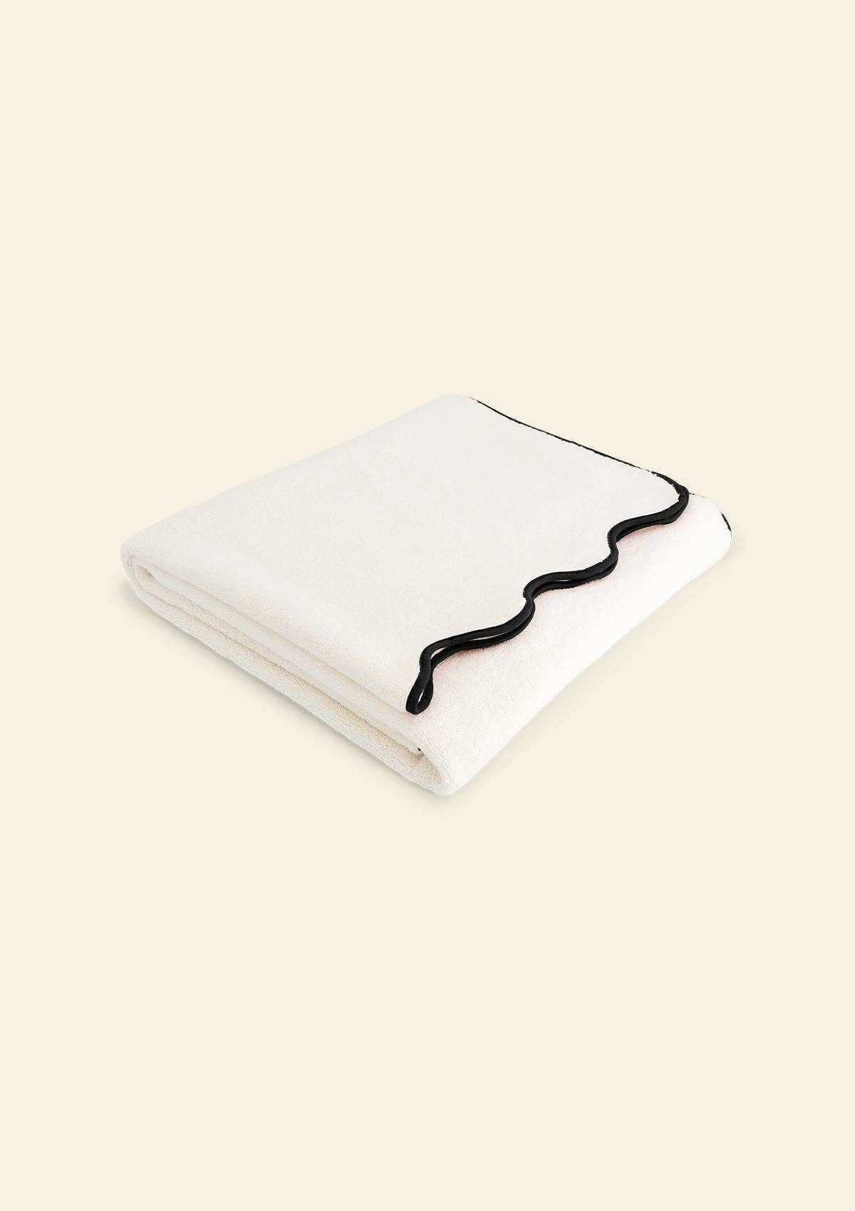Drap de plage ondulé en coton zéro torsion – Ivoire &amp; noir | Tomète