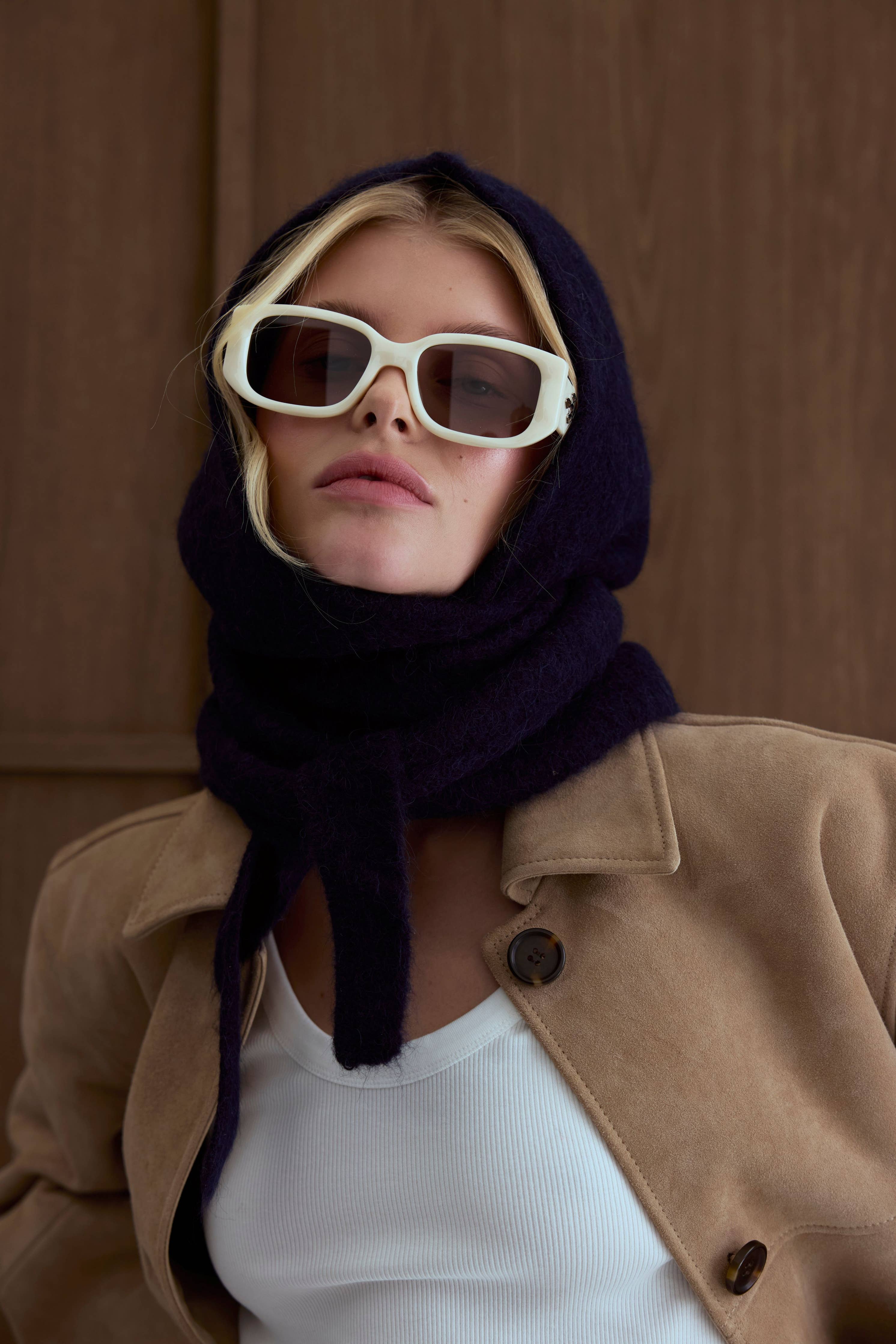 Alpaca Hooded Scarf i Djuphavsblå | Arctic Fox &amp; Co.