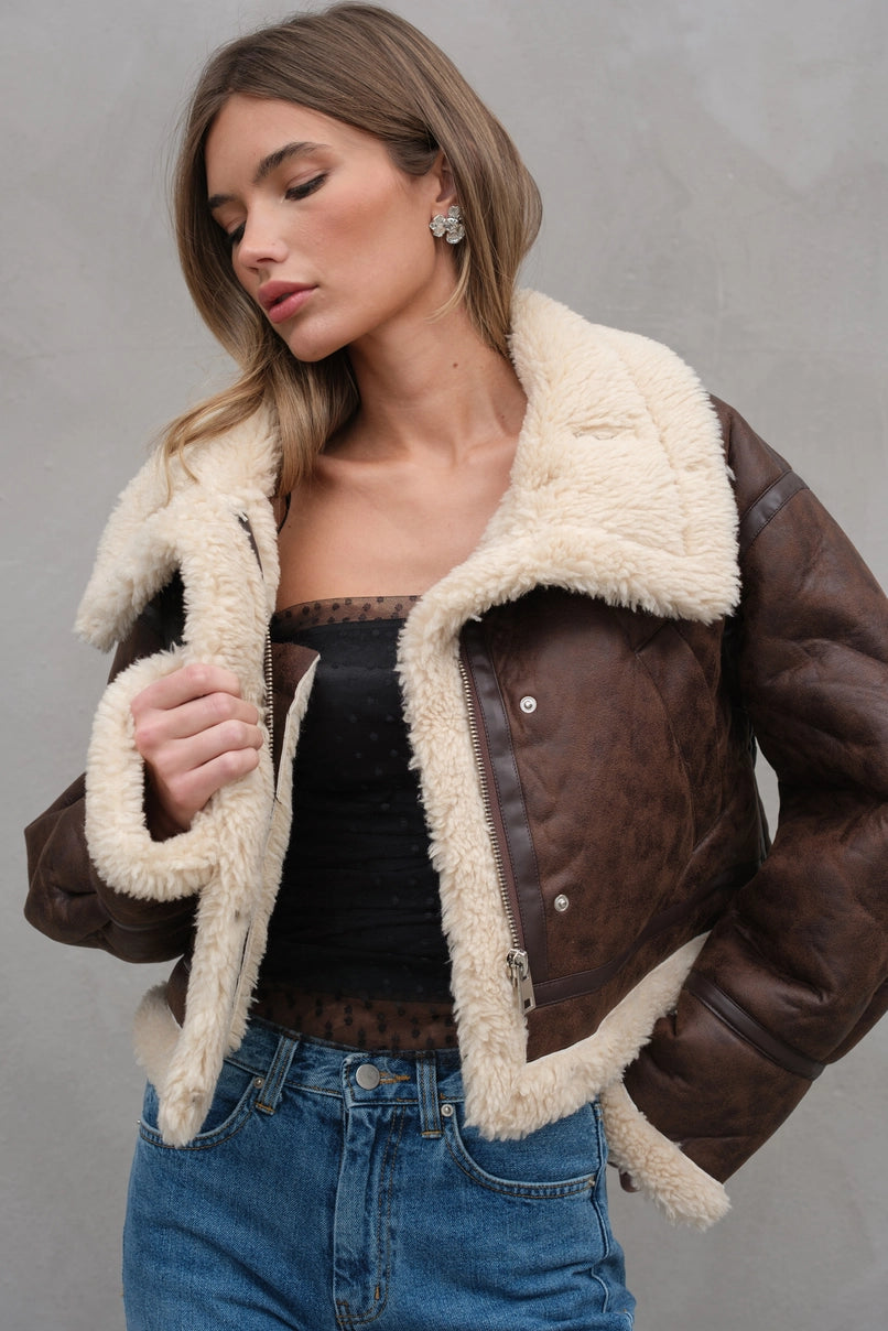 Bikerjacke aus Wildlederimitat mit Kunstfell