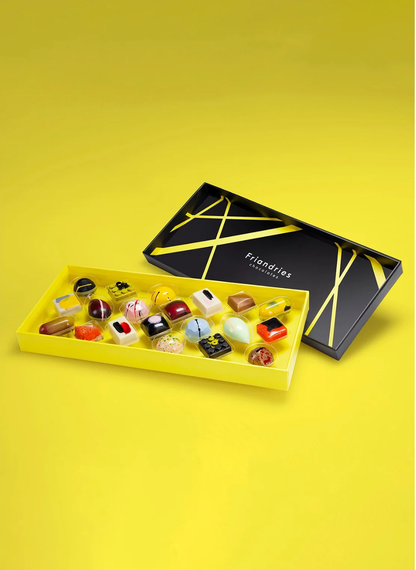 Chokladask med 20 praliner – smaker från sött till umami