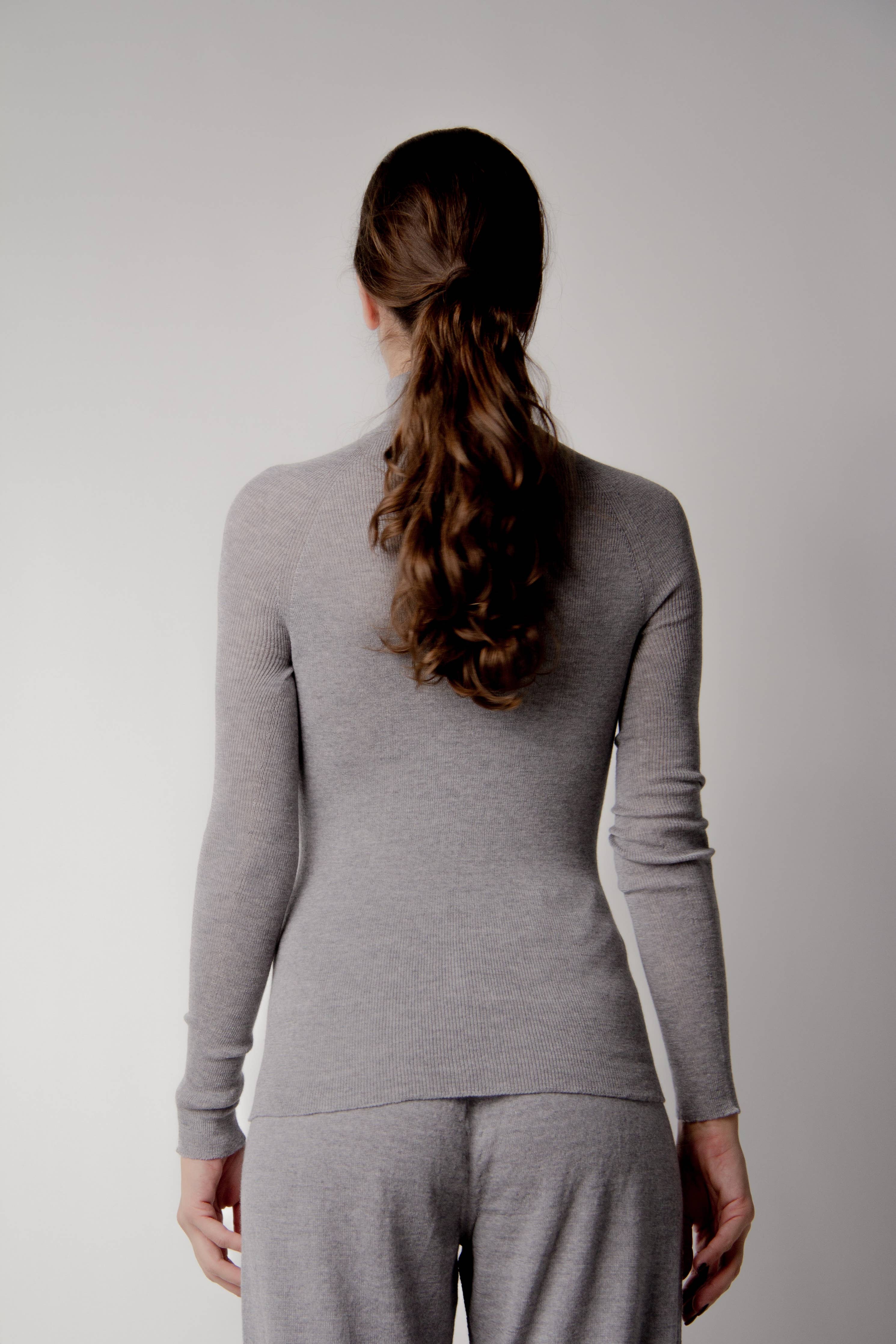Rippstrick-Rollkragenpullover aus extrafeiner Merinowolle, LÈMME